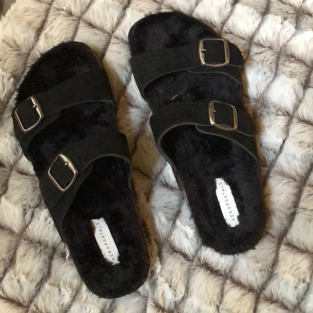 NEW 10 FURRY FUR BUCKLE SLIDES SANDALS ARROPOSTALE - Picture 1 of 4